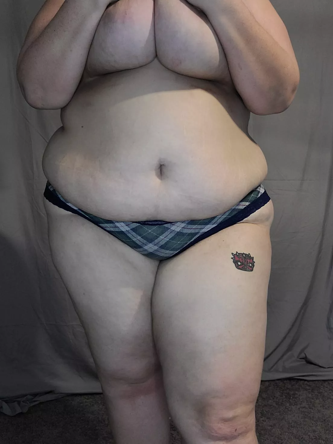 [F] [27] Anyone mind helping carry these massive 42F tits for me! Or any lovers of plaid out there? Feeling horny tonight.