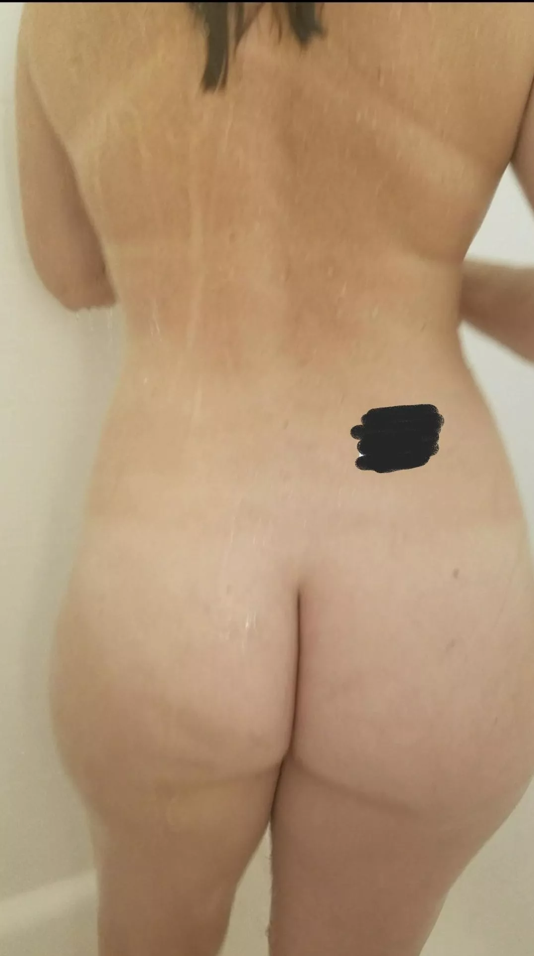 (F) 44 do you even notice my light tan lines?