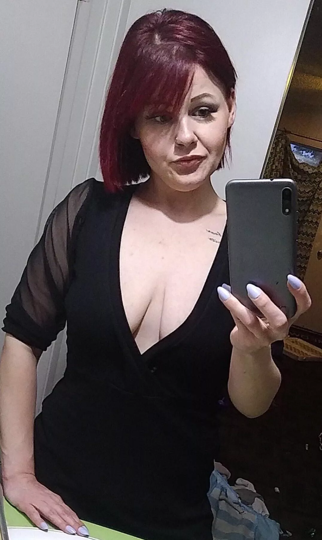 [F] Bad news in a black dress 🎶