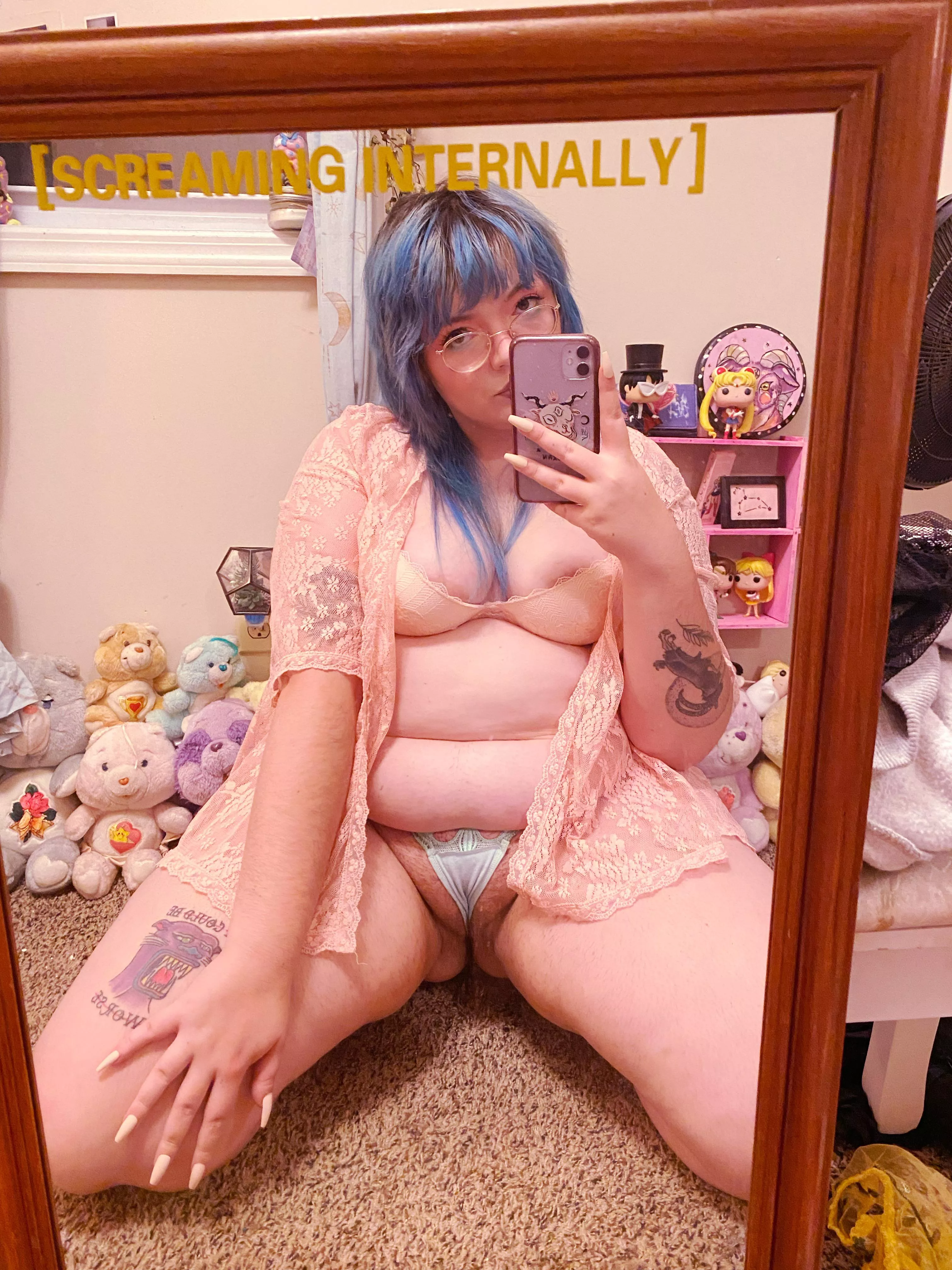 [f] i love dressing up & being adorable 🌸 pick me out a cute outfit & you’ll get pics & vids 💫 wishlist in bio