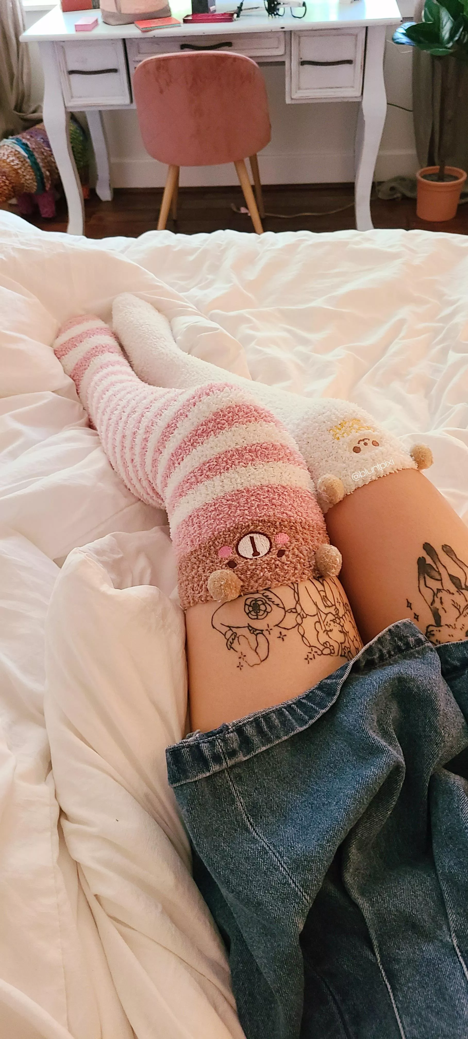 F20 these socks make me feel so cute🥰