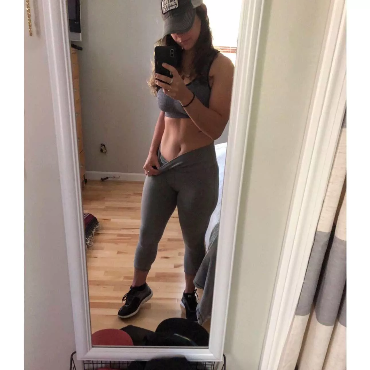 [F27] after a nice workout 💦