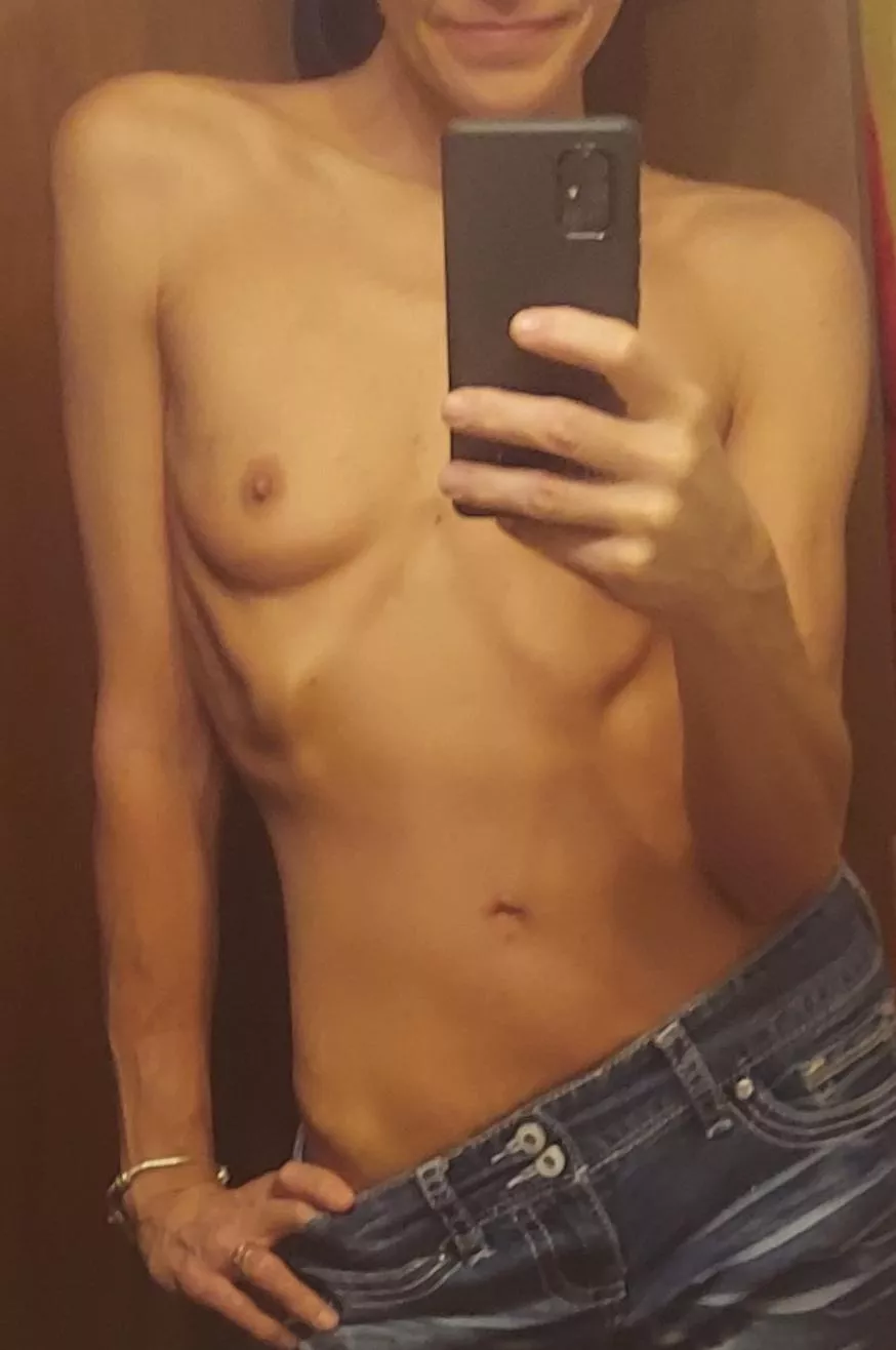 F(52) 5'7 110lbs My sexy Wife's tummy.