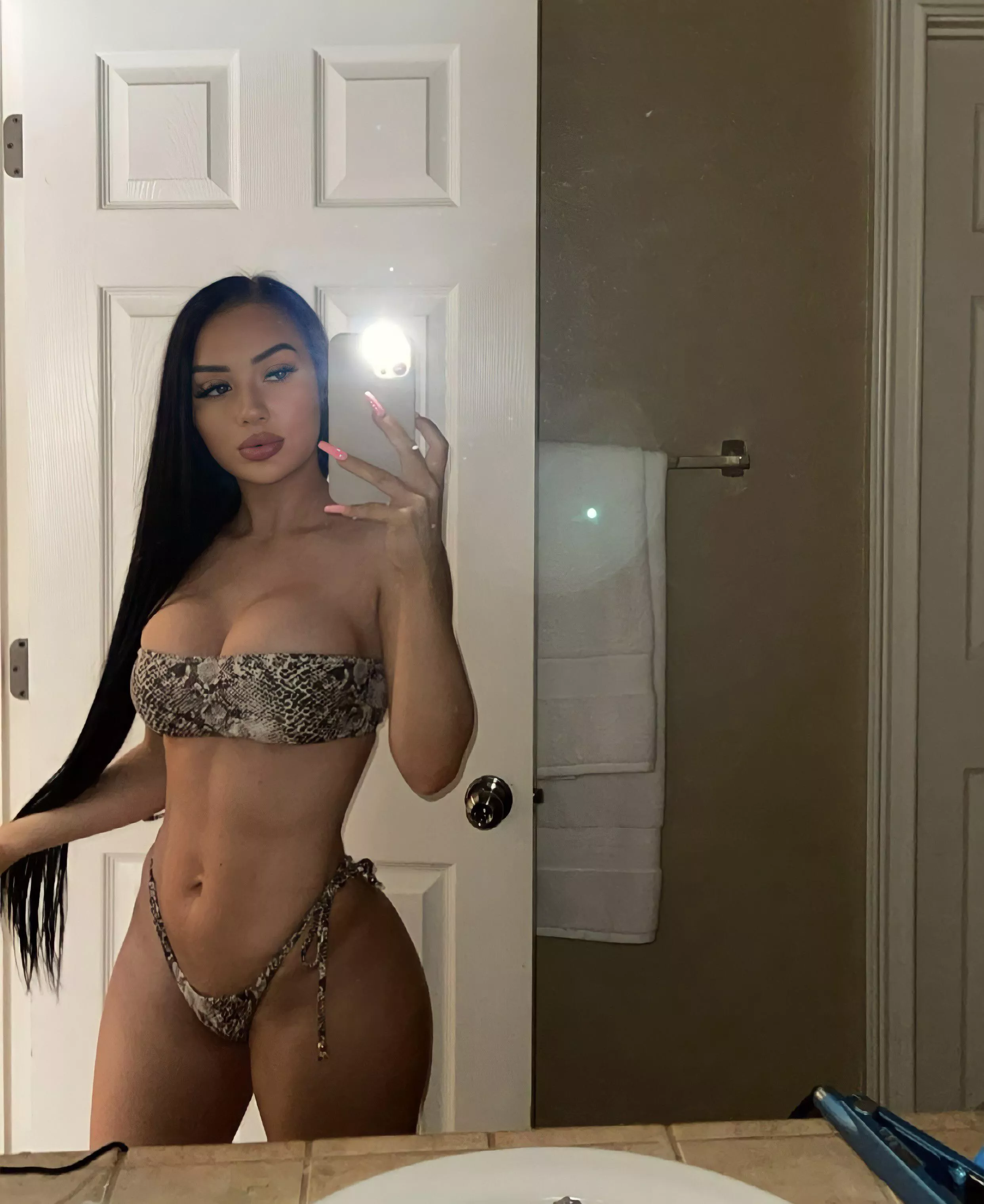 @fashionnova 👻S_kkurv