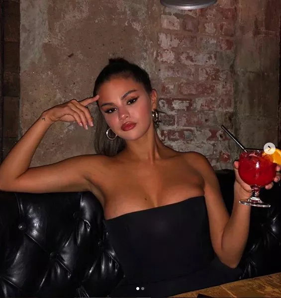 feeling extremely horny and submissive for Selena Gomez