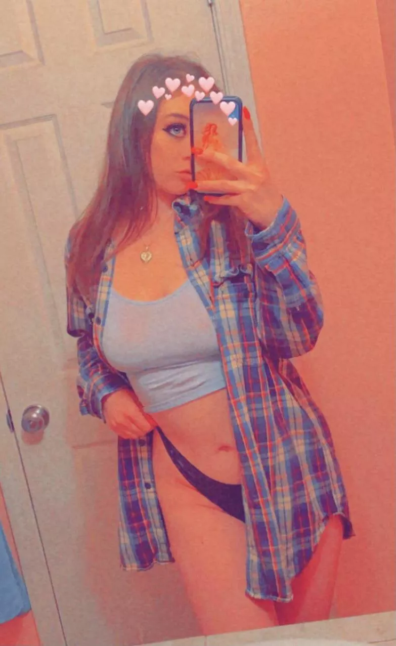 Feeling frisky in flannel❤️ [24F] [OC]