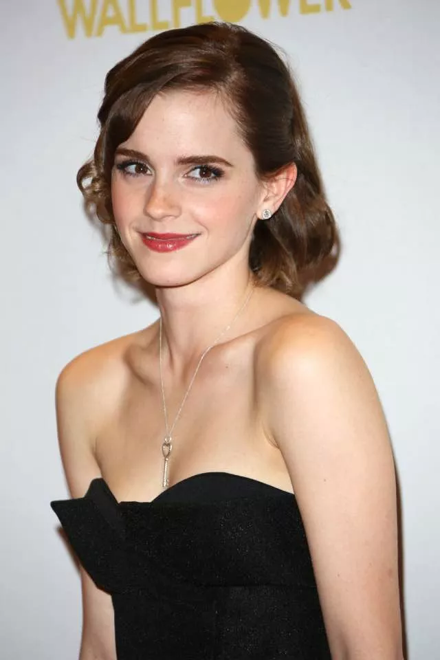 Feeling very bi for Emma Watson