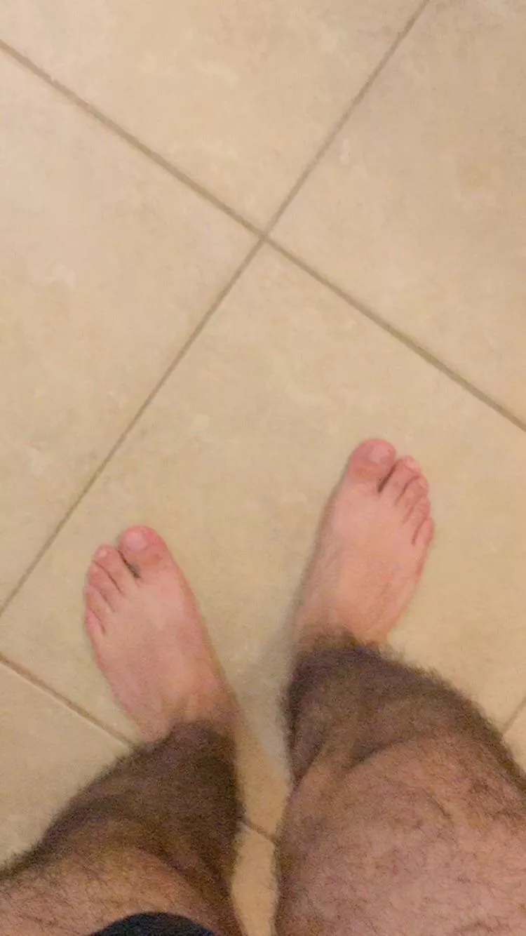 feet