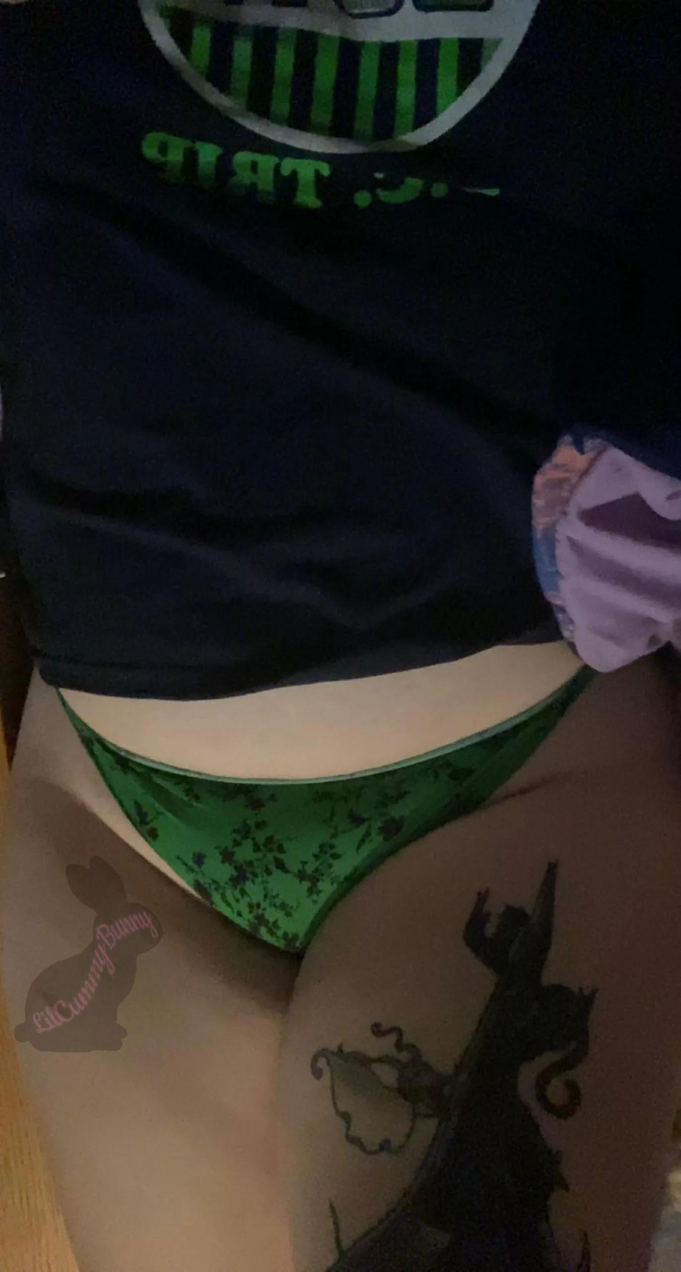 [f]elt cute and wanted to show off a little