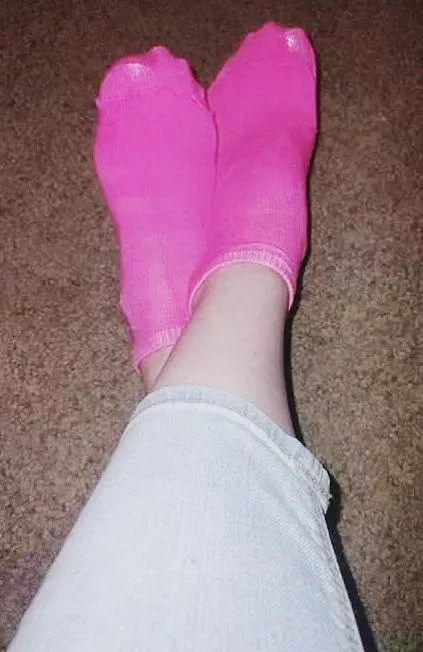 [Female] Thin pink socks up for grabs. Tell me how many days to wear them for you