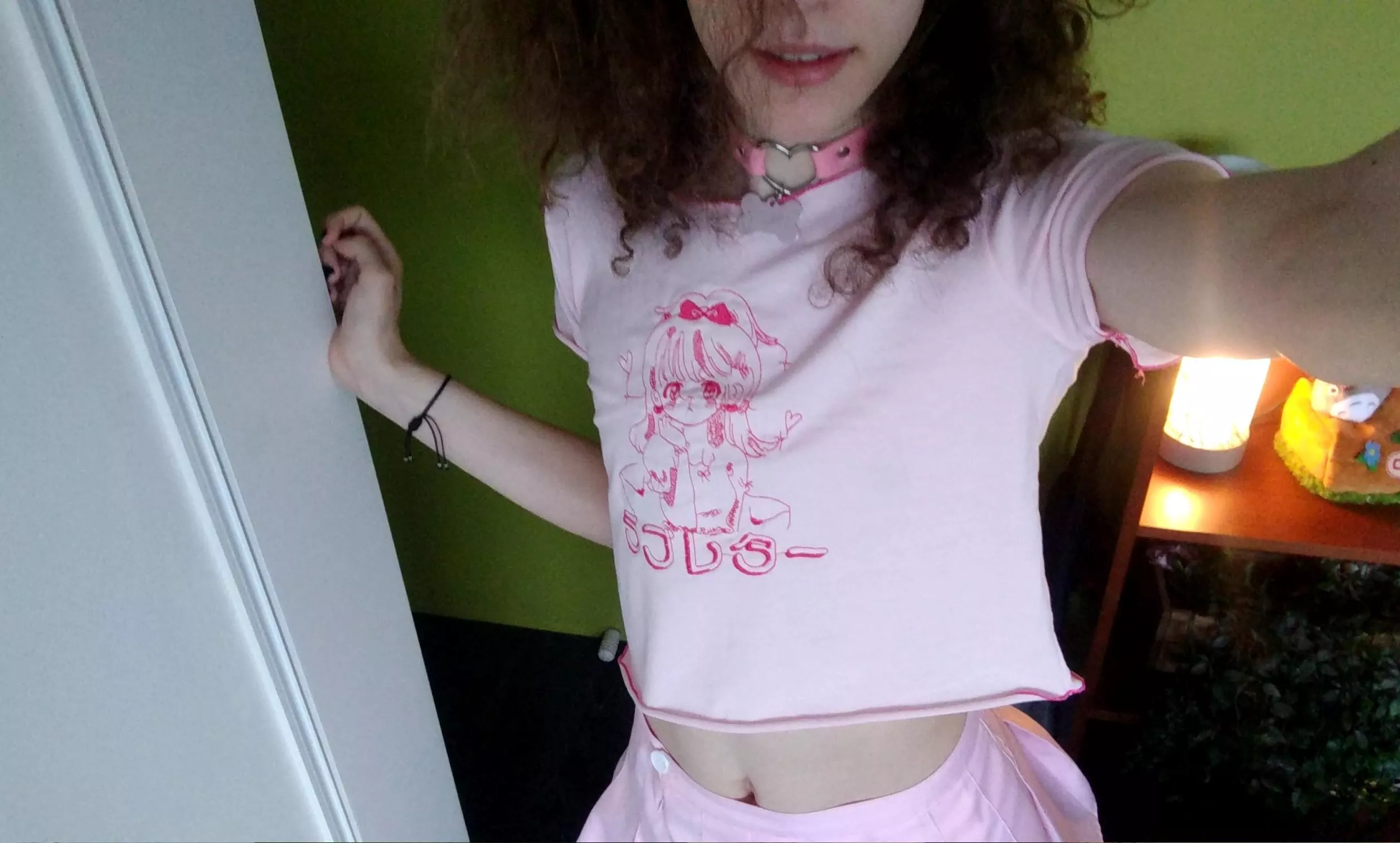 femboy midriff and lots of pastel pink 💖