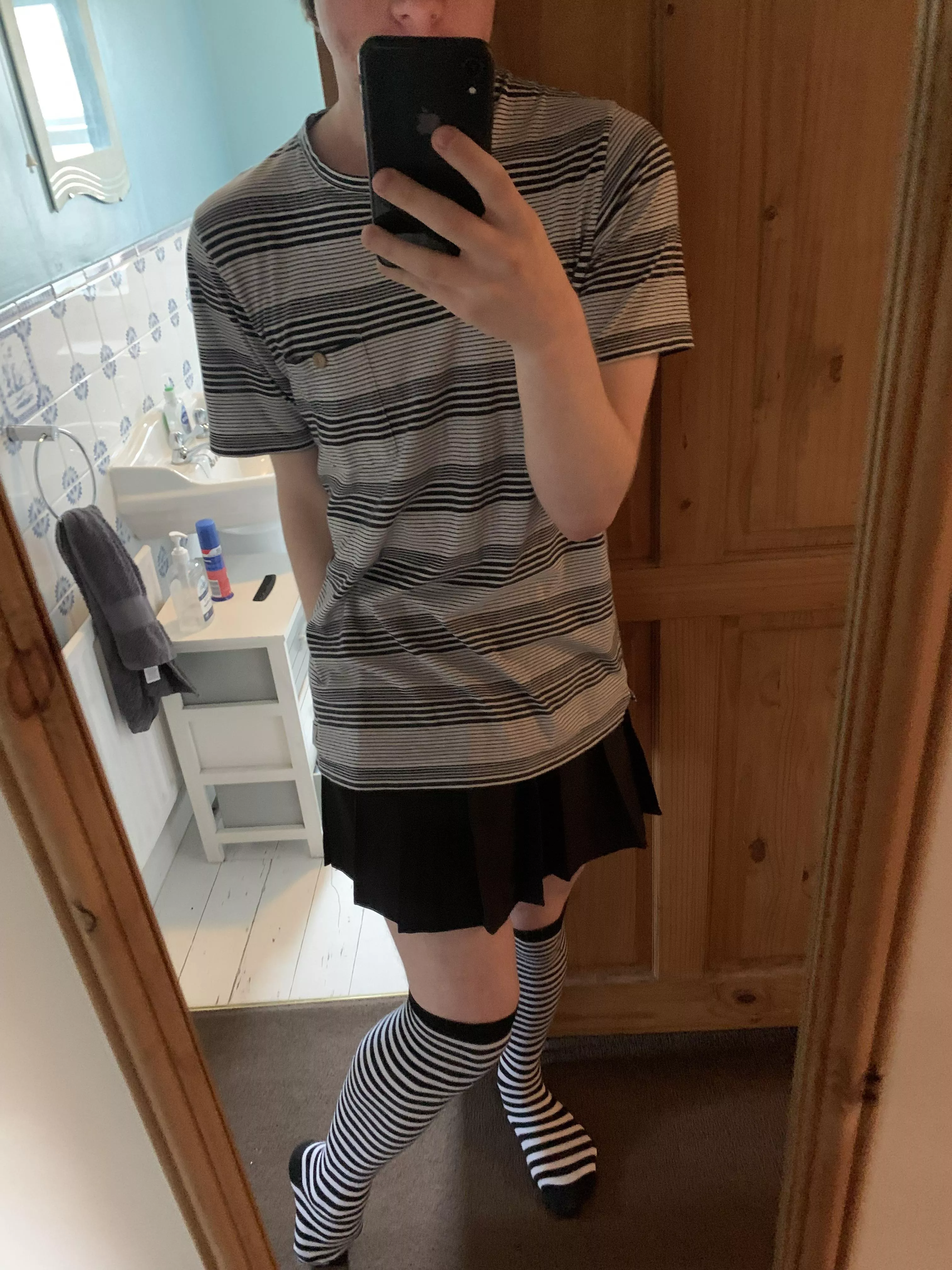 Finally plucked up the courage to post one of my pics of me in a skirt