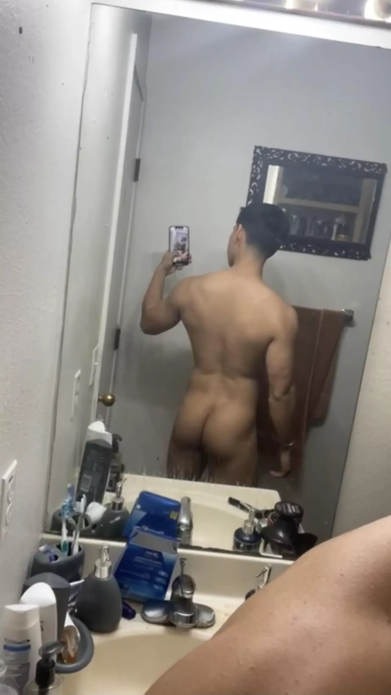 First time here so why not start with a post-gym ass!