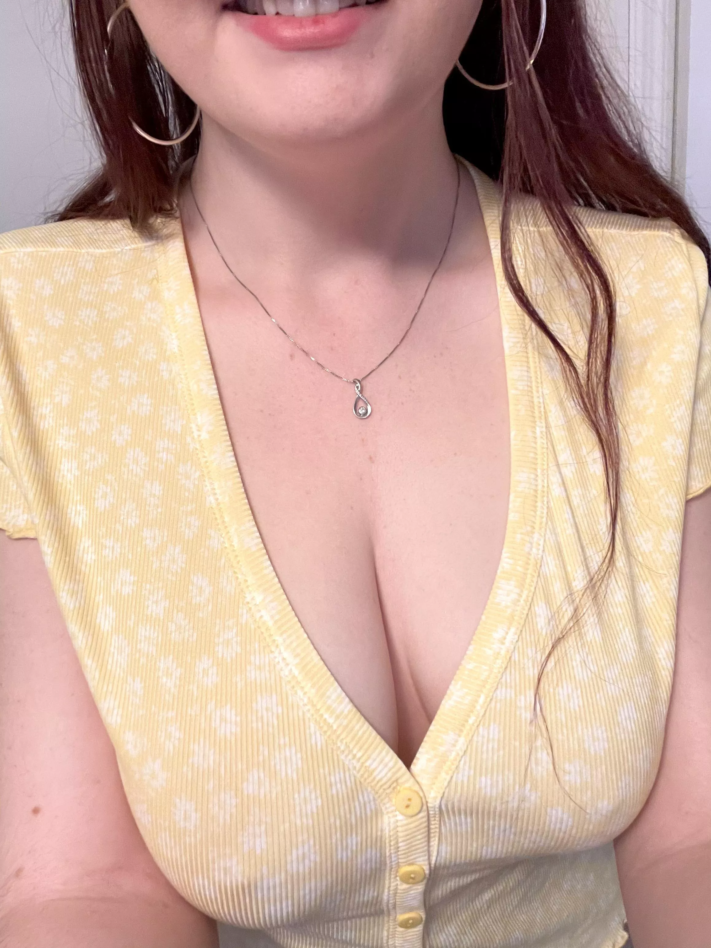 First time posting, but wanted to share this spring time cleavage!