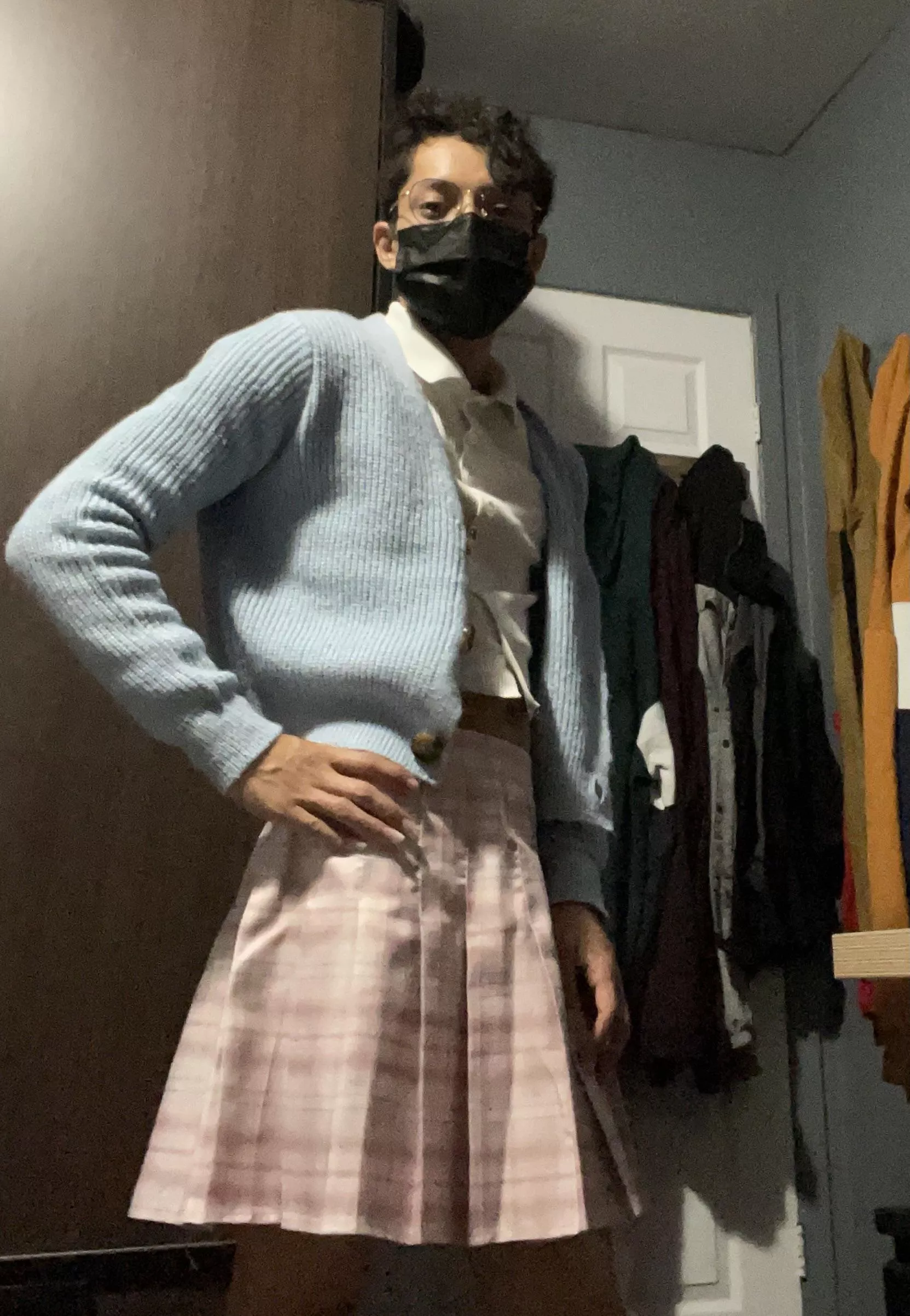 First time posting, wanted to show my first outfit. Hope you like it ðŸ¥ºðŸ‘‰ðŸ‘ˆ