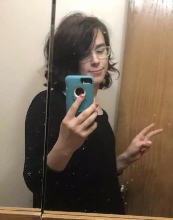 First time showing myself here(I’m actually transgender but I think I fall under Femboys too)