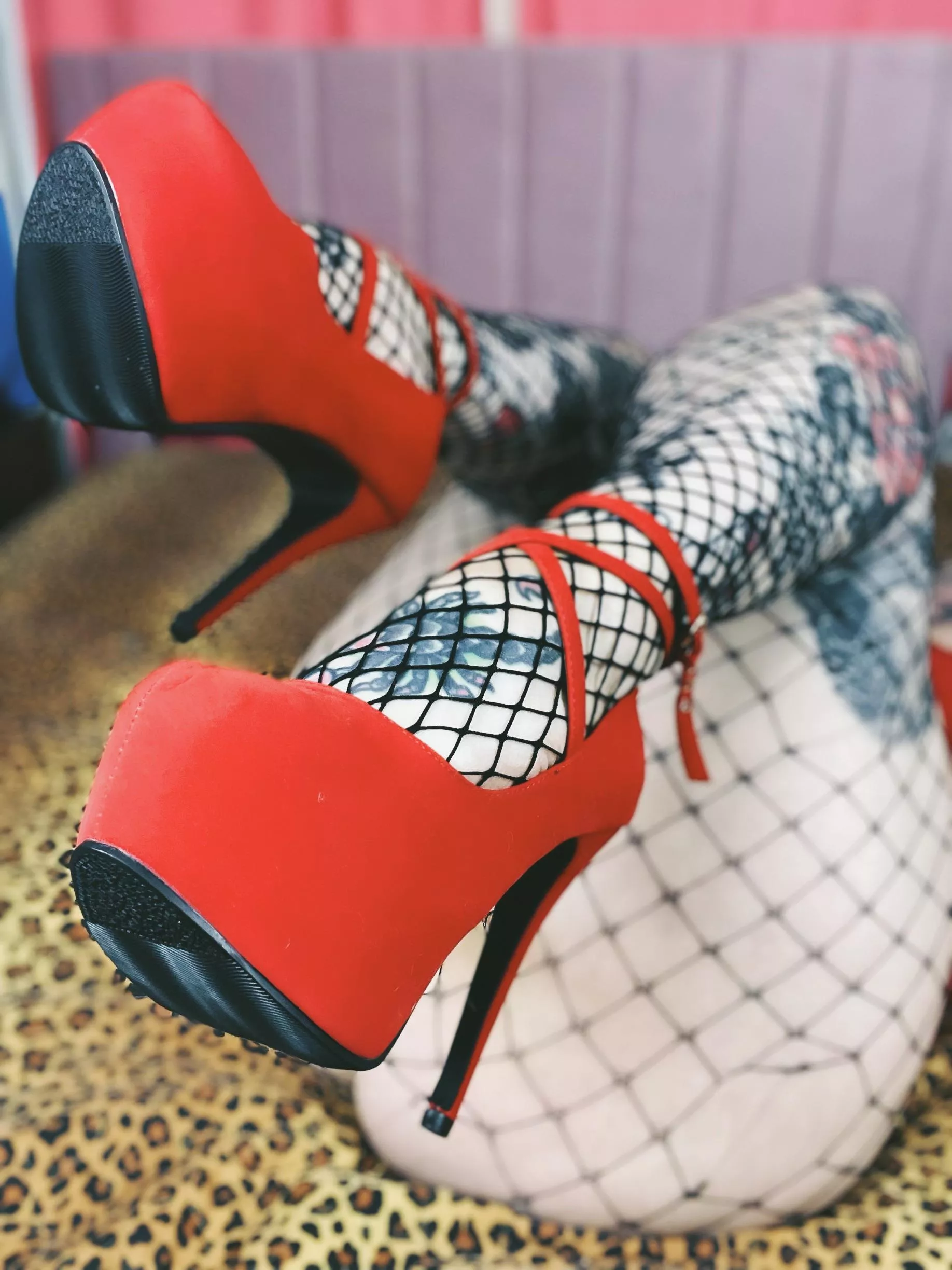 Fishnets and red velvet ❤️💋