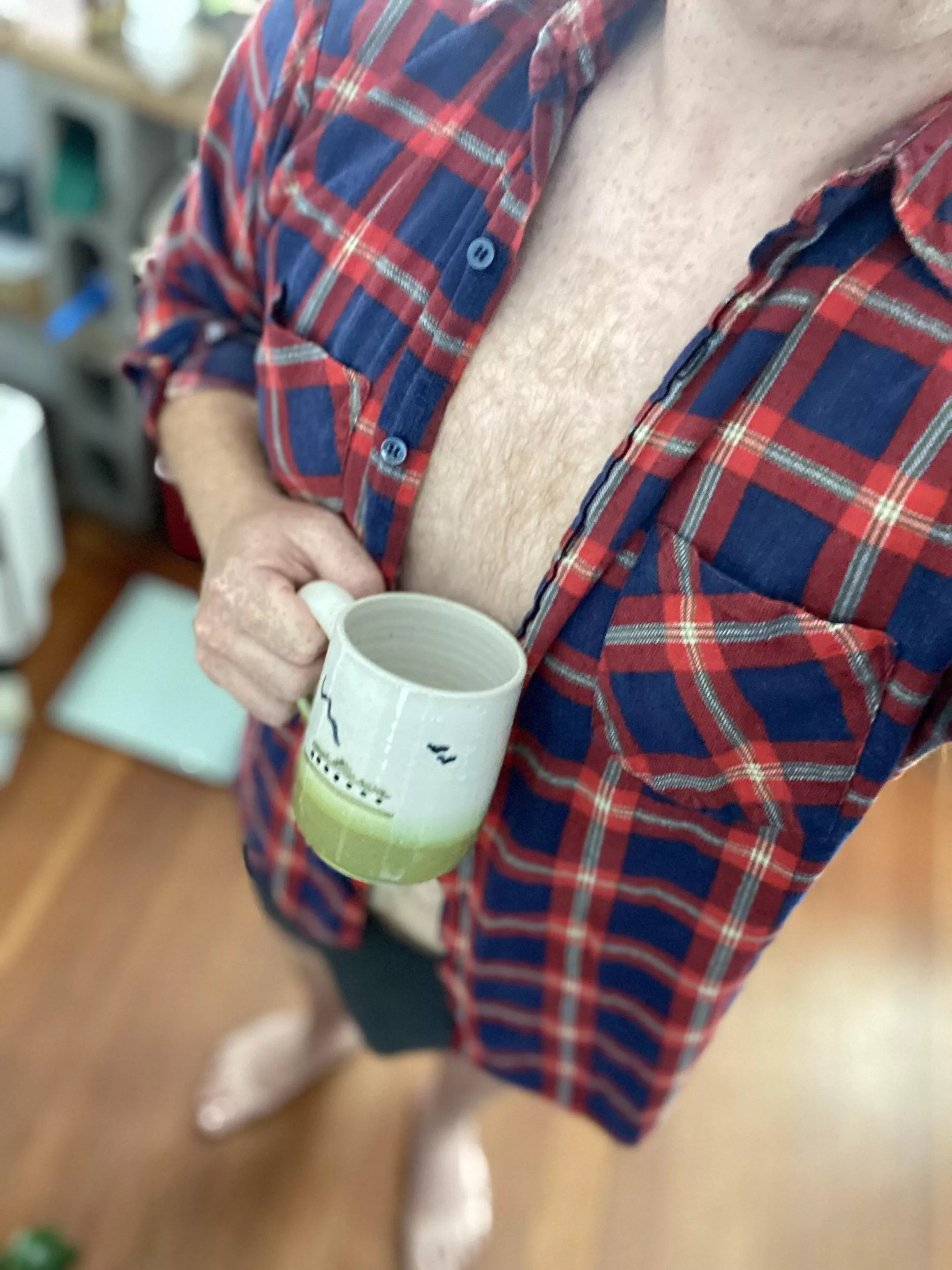 flannel + coffee + mug with a ferry on it… couldn’t be more pnw today 🌲