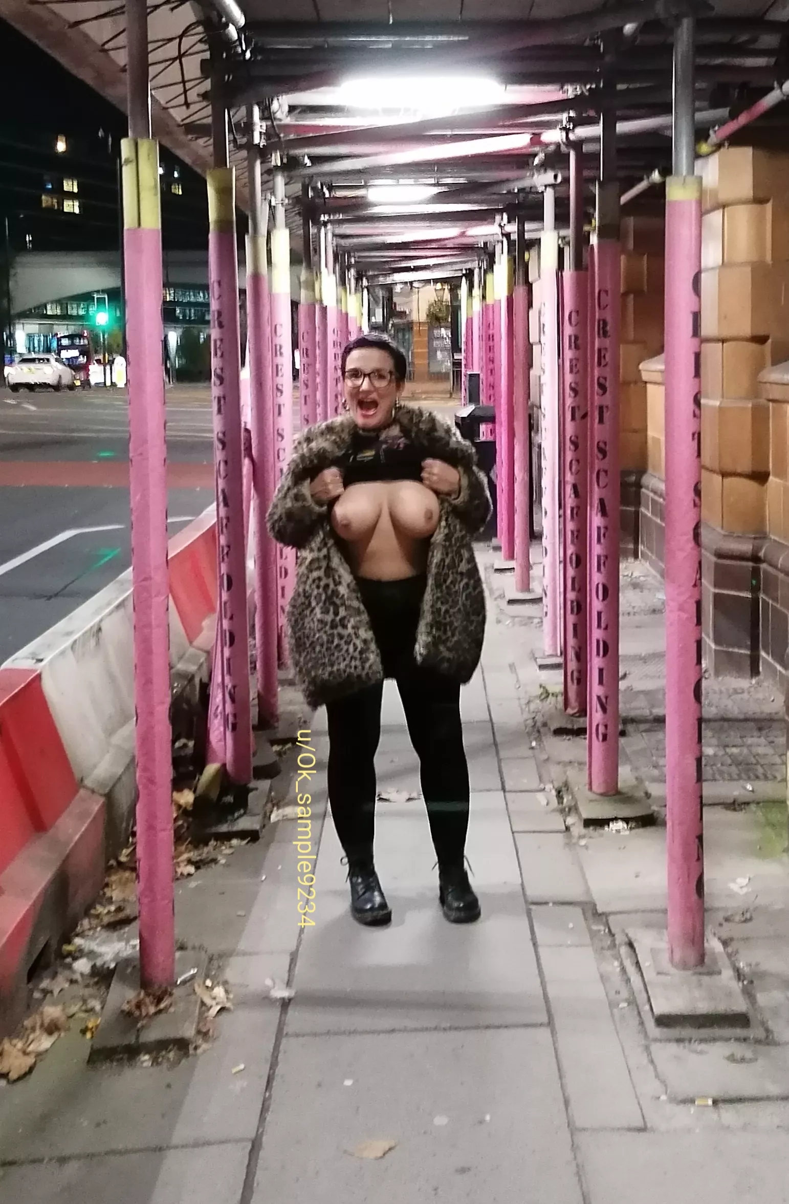 Flashing cougar in the city centre 🥰😍