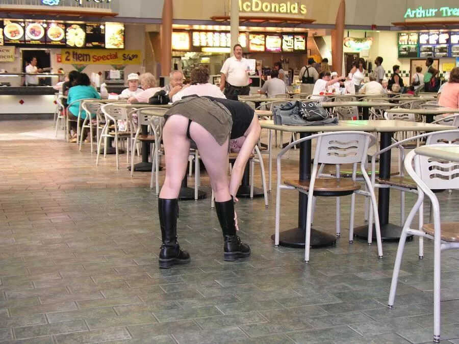 Flashing her ass in a crowded mall food court