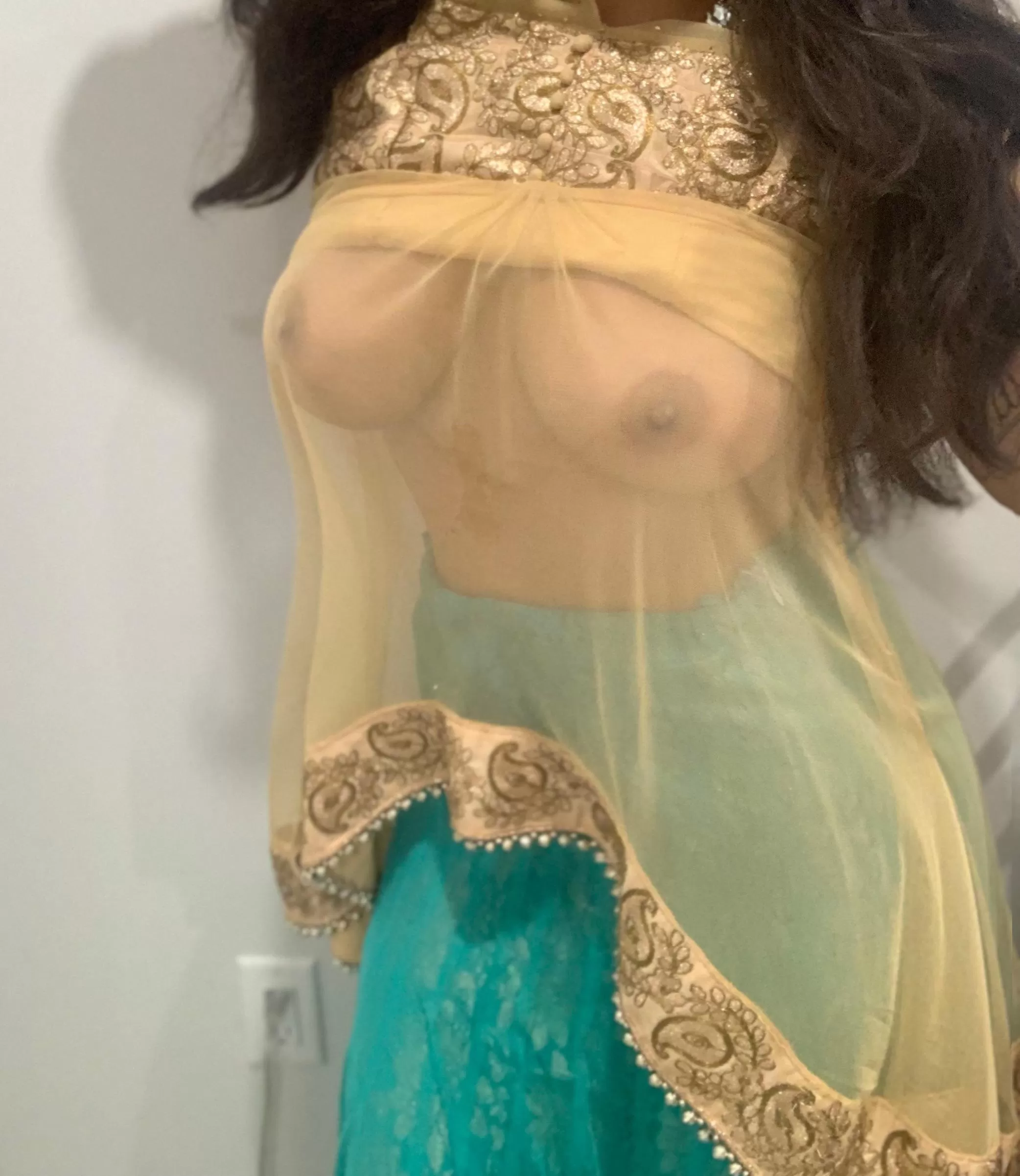 Flashing my tits in my sexy Indian outfit is WAY more fun than when I wear regular clothes 😜