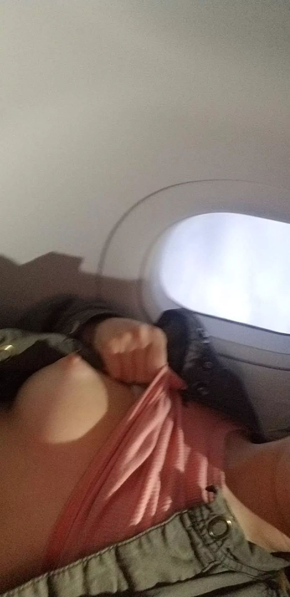 Flashing on a public airplane 🥰