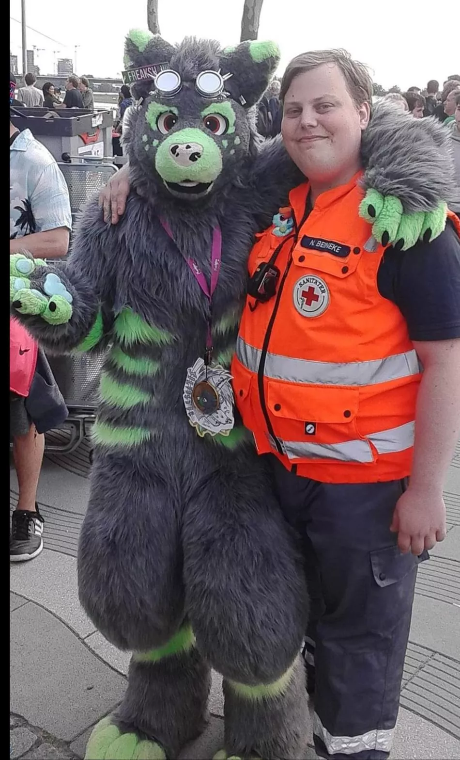 found some furrys on duty as a Medic at the Japantag 2018 in Düsseldorf Germany, as a Furry and Brony (even got my little plushie in my pocket) i could Not let the opertunity for a picture go so my EMT Friend took this Photo :D