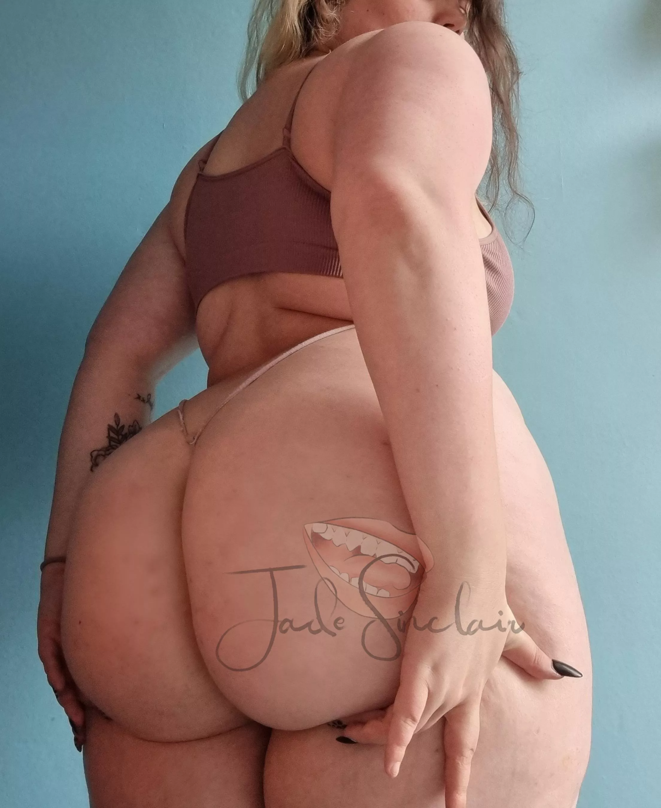 FREE & $5 VIP PAGES â€¢ CURVY SCOTTISH SLUT WITH SEXY ACCENT ðŸ’¦ FREE G/G VID WHEN YOU SUB TO VIP ðŸ’¦