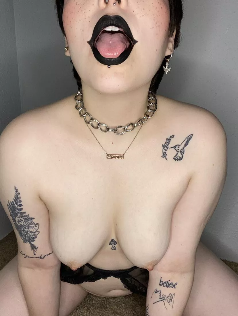 free use slut <3