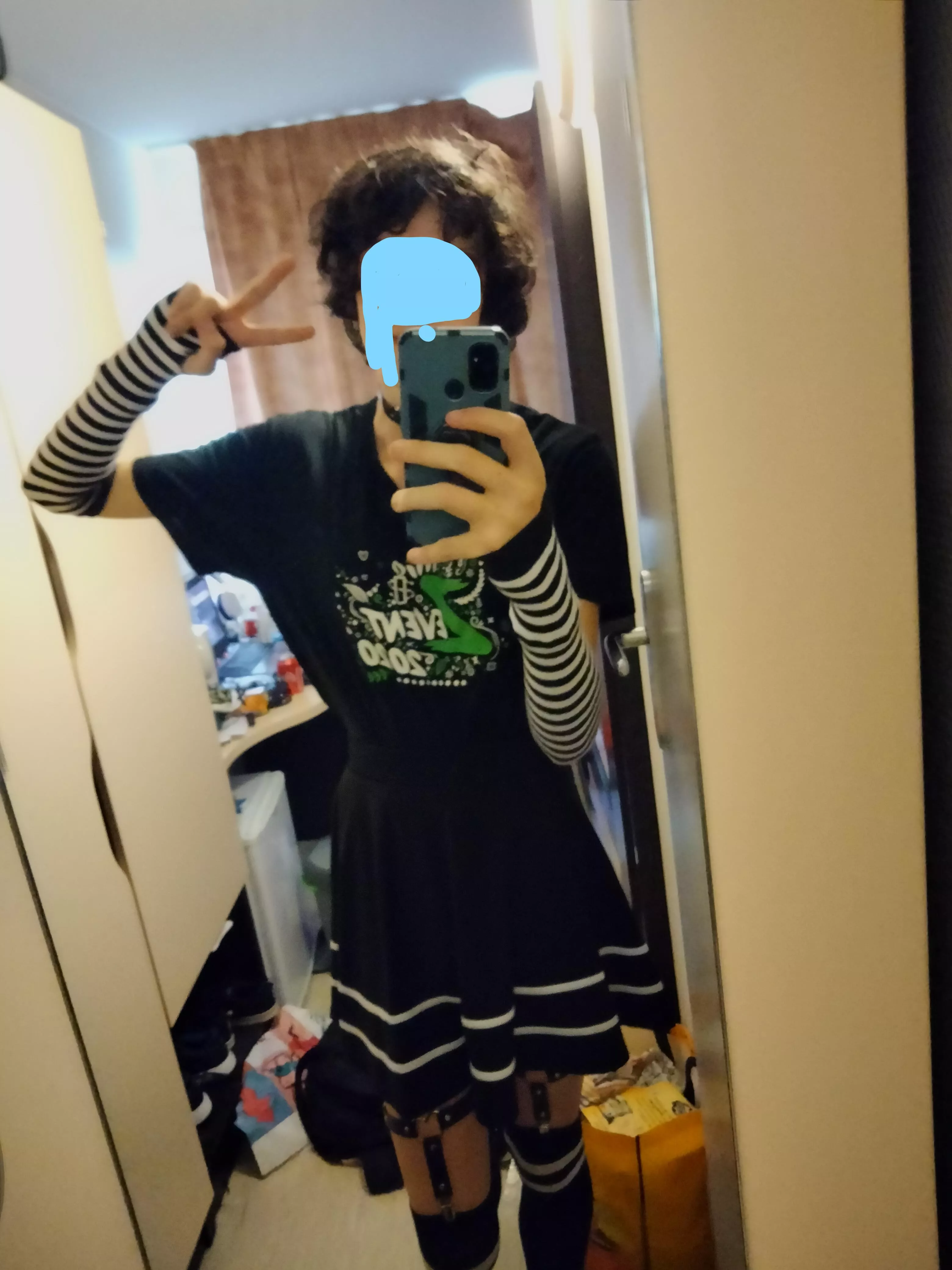 French Tgirl (19) here, and went to school like that (presenting fem) for the first time ! I loved it ! Gender euphoria is so cool UwU