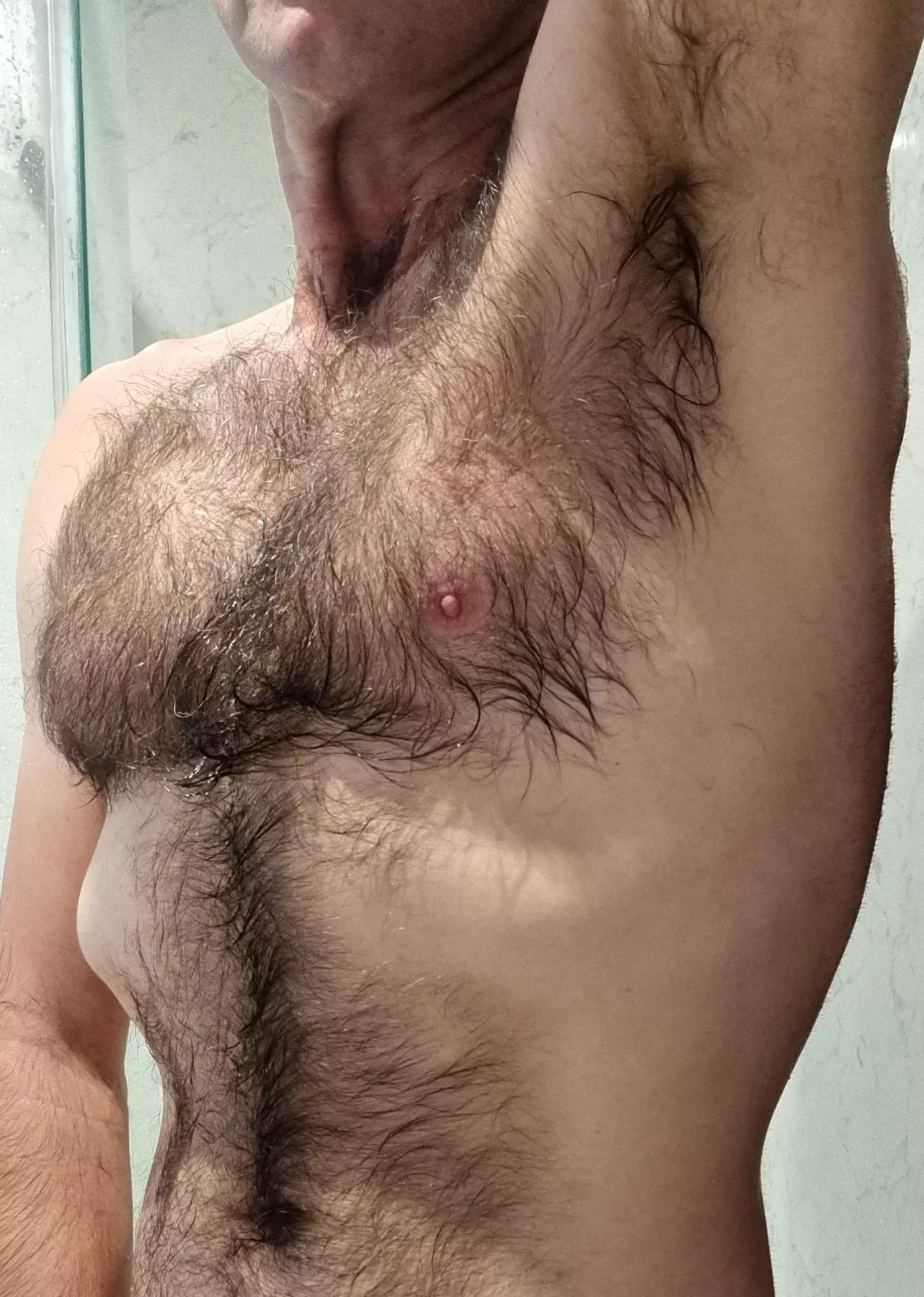 Fresh sweaty pits after work smell really good 🐽