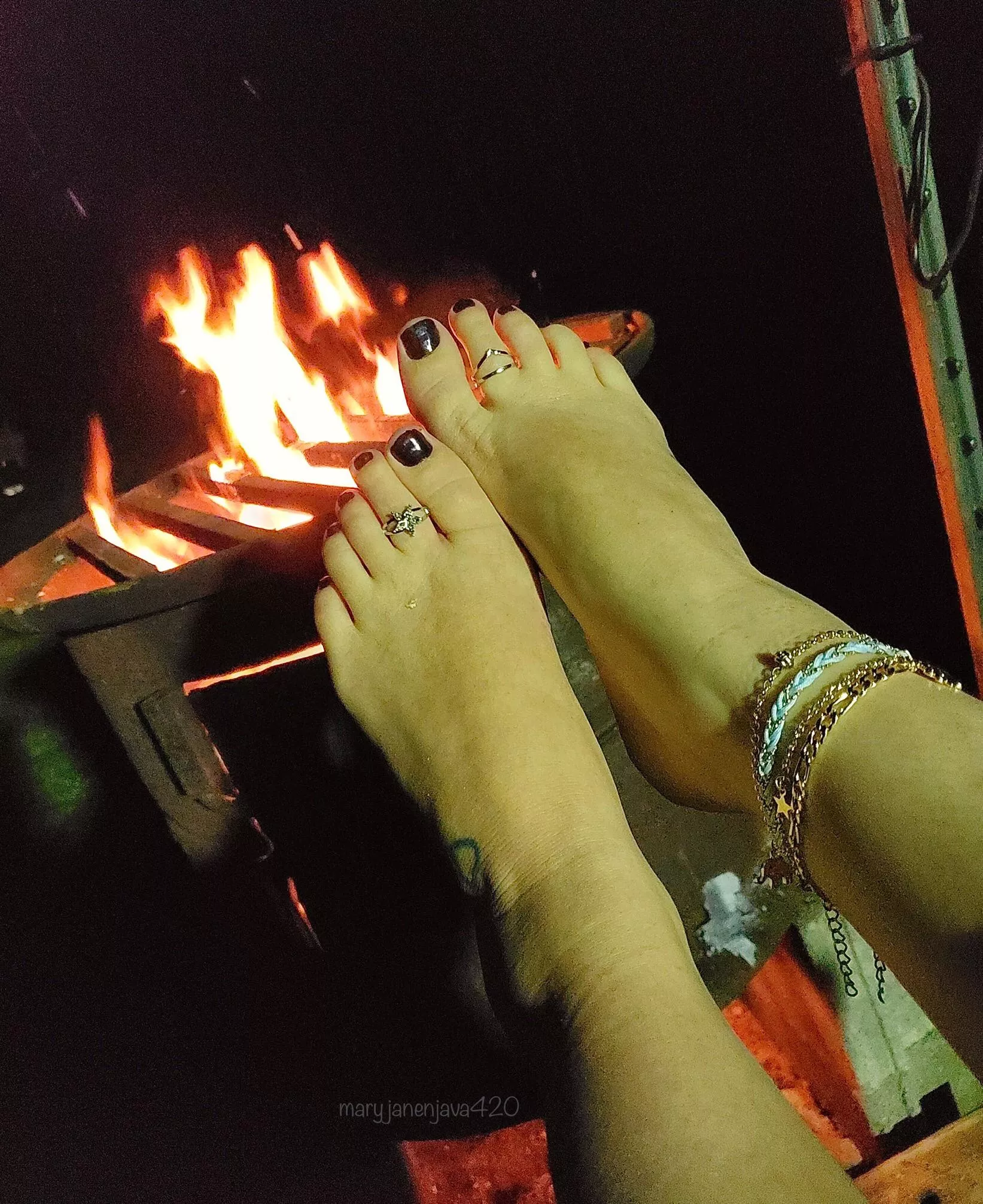 Friday night feet & a fire ðŸ”¥