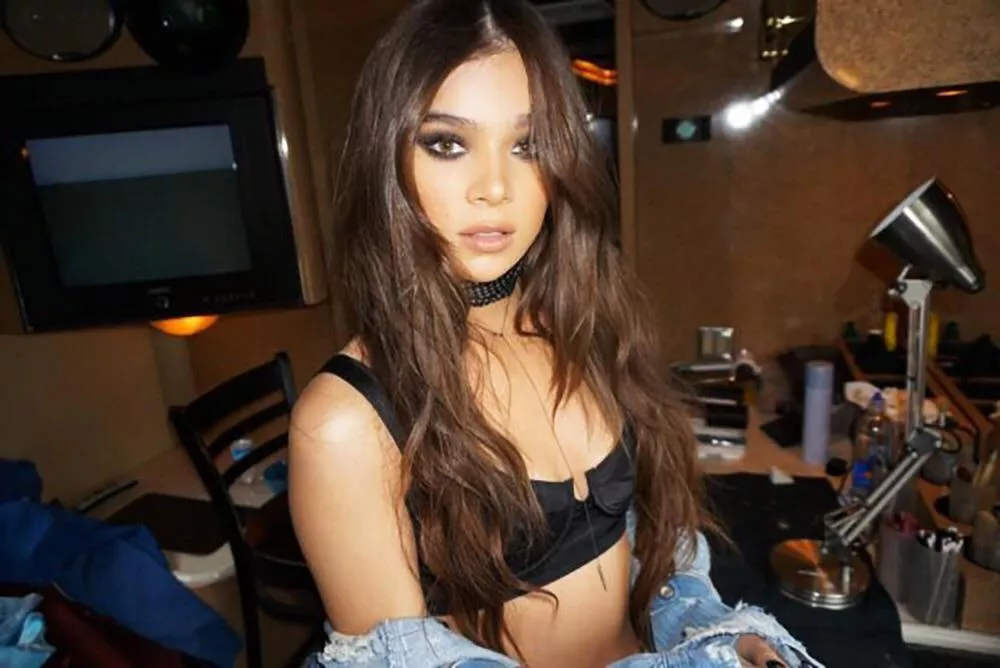 Fuck, I would be so bad for Hailee Steinfeld..