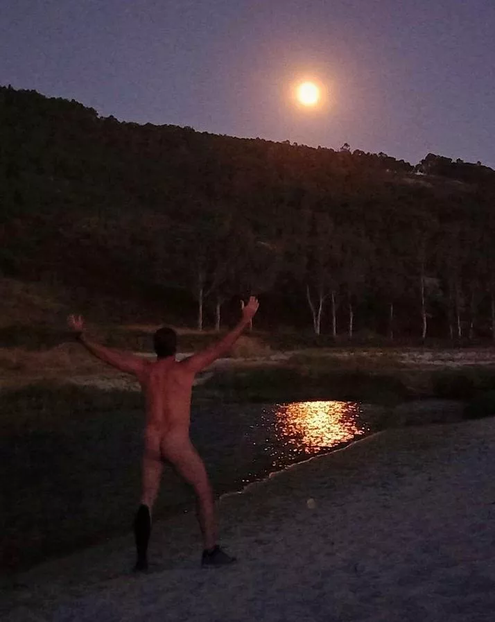 Full Moon for my nude body