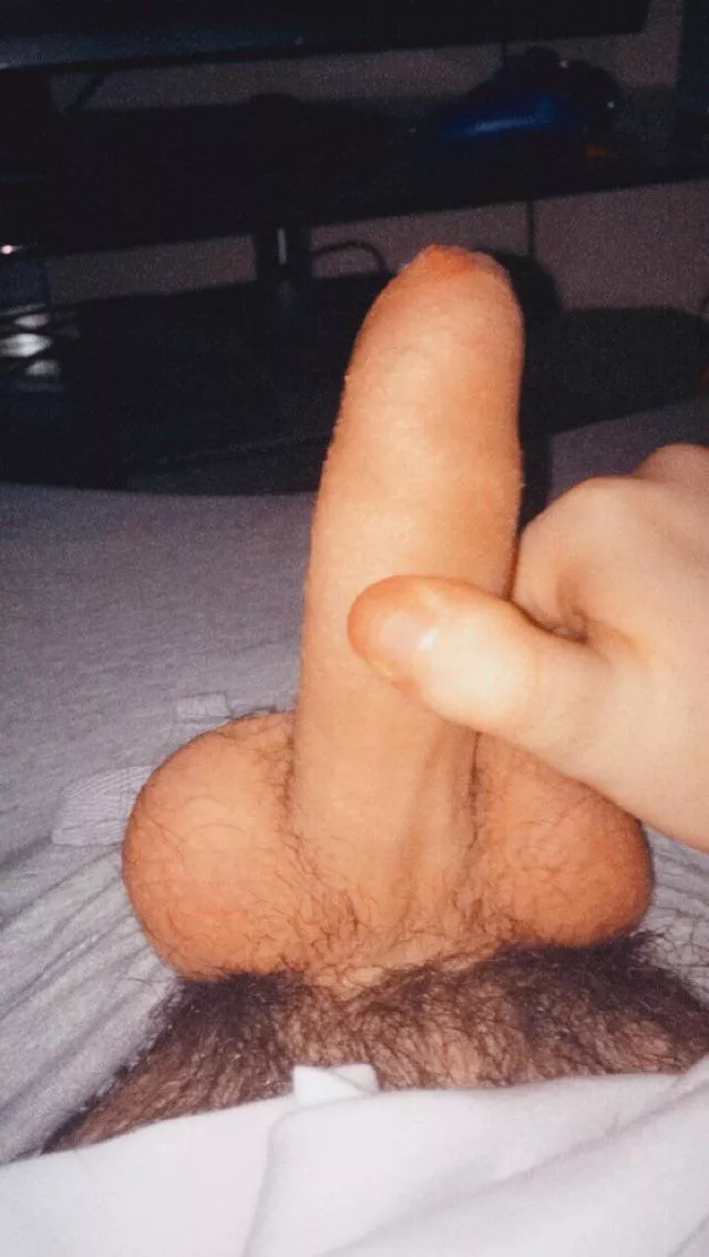 full of cum and need some help getting it out 😏😋💦 dm me if u think u can 🥵