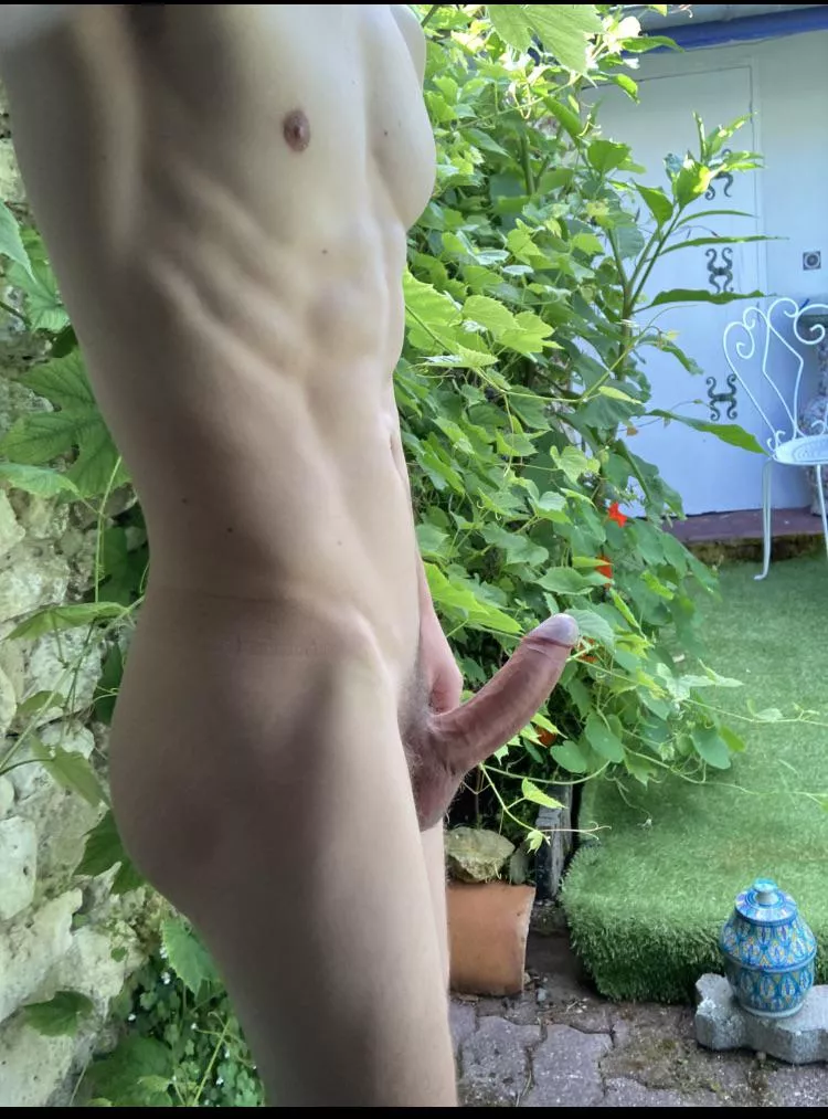 Gardening ðŸª´ again today and my straight married neighbor is staring at me all the time. What shall I do? M23ðŸ”¥