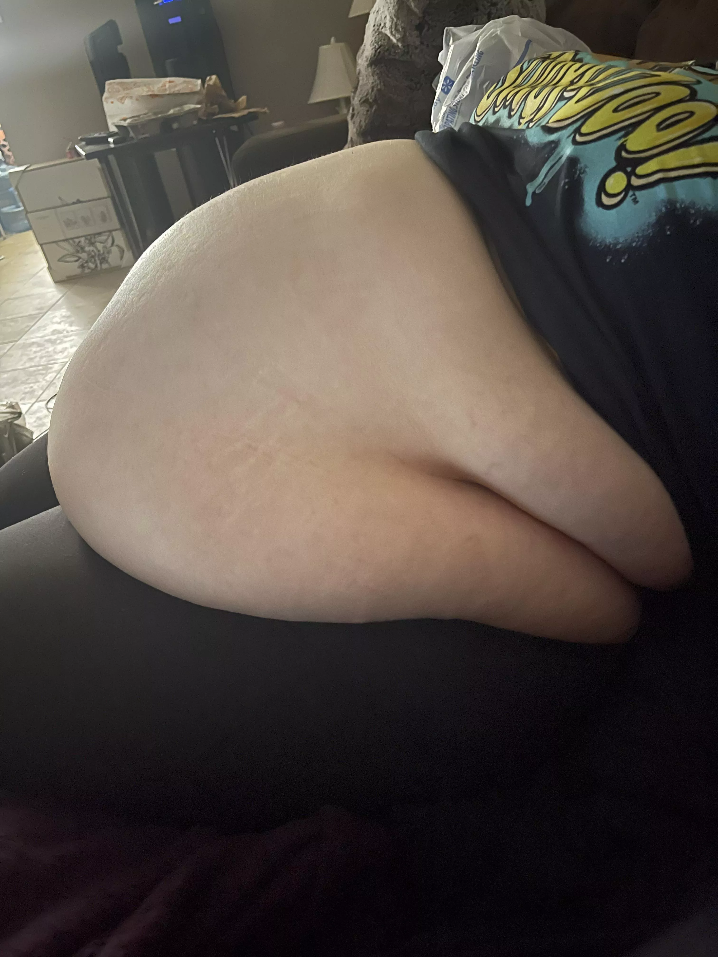 GF fat belly hanging out ðŸ·