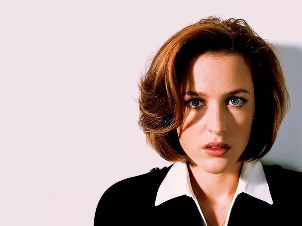 Gillian Anderson as Dana Scully 1990s