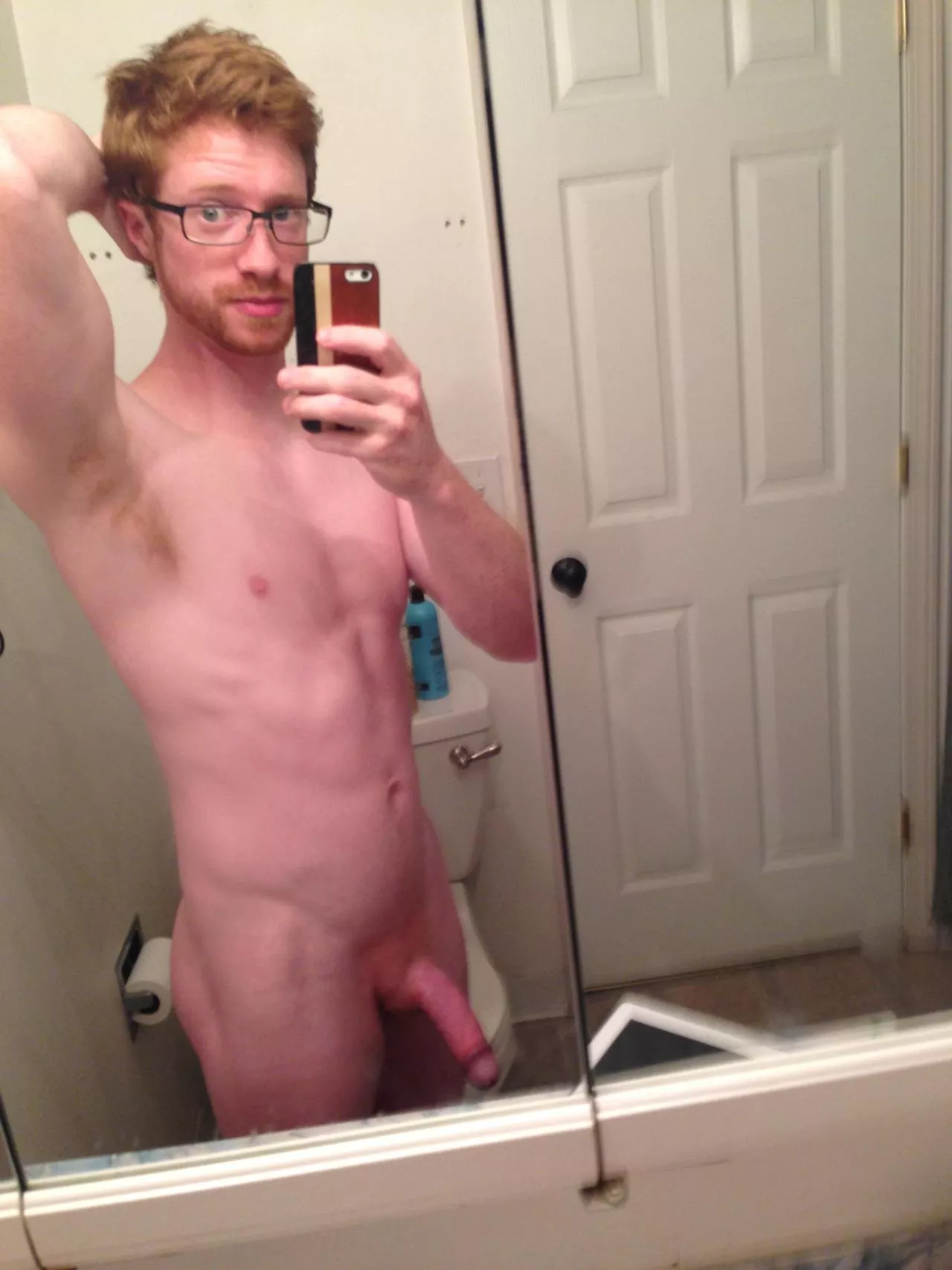 Ginger showing off (X-Post /r/hotmanflesh)