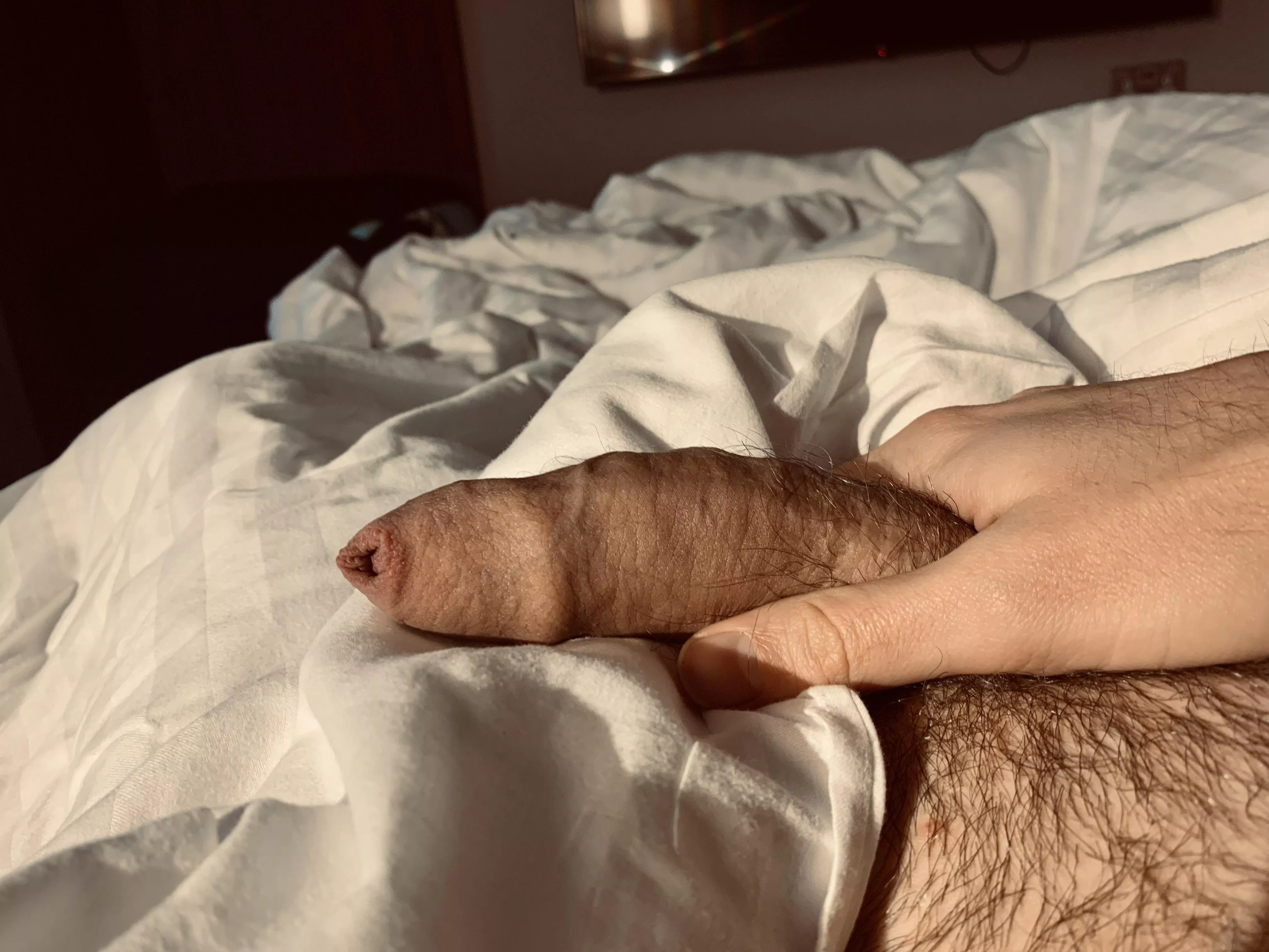 Give my cock some love and attention 🥰