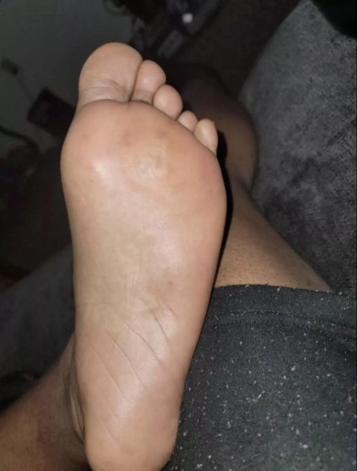 Goodmorning. Foot friends anyone ? ðŸ™‚ðŸ˜Œ