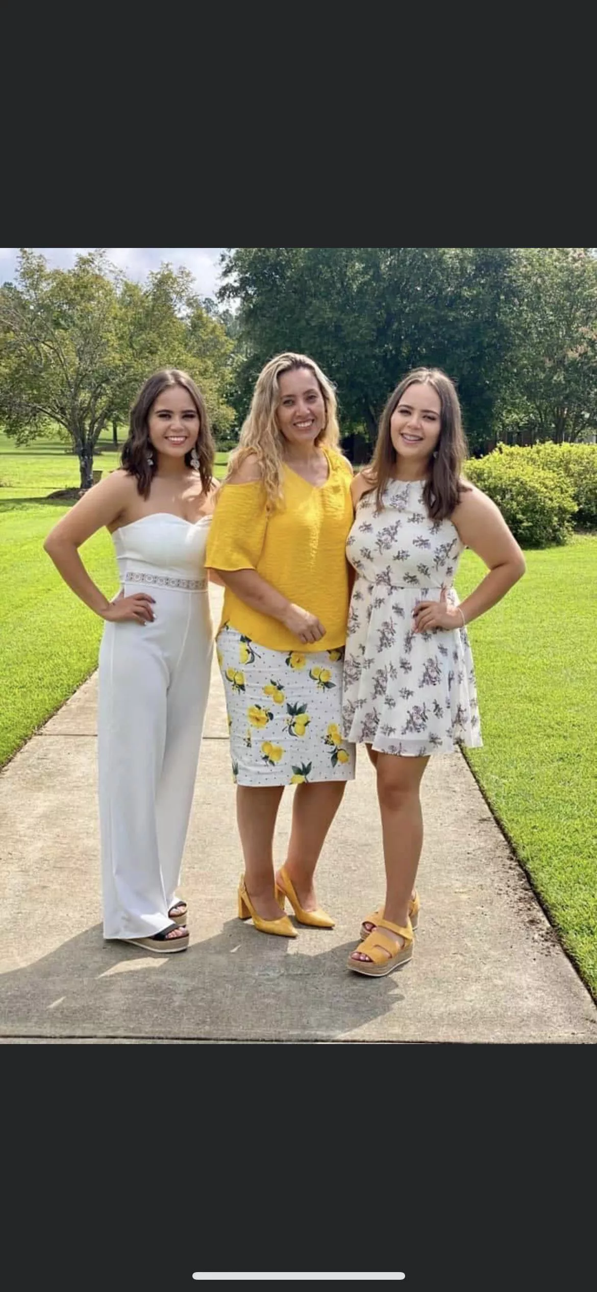 Gorgeous mom and twin daughters 🤍🌼💜