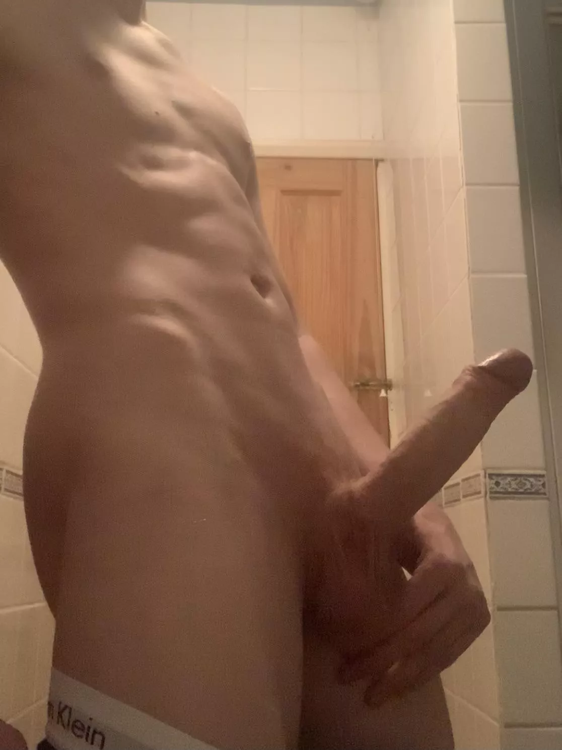 Got horny who wants to help