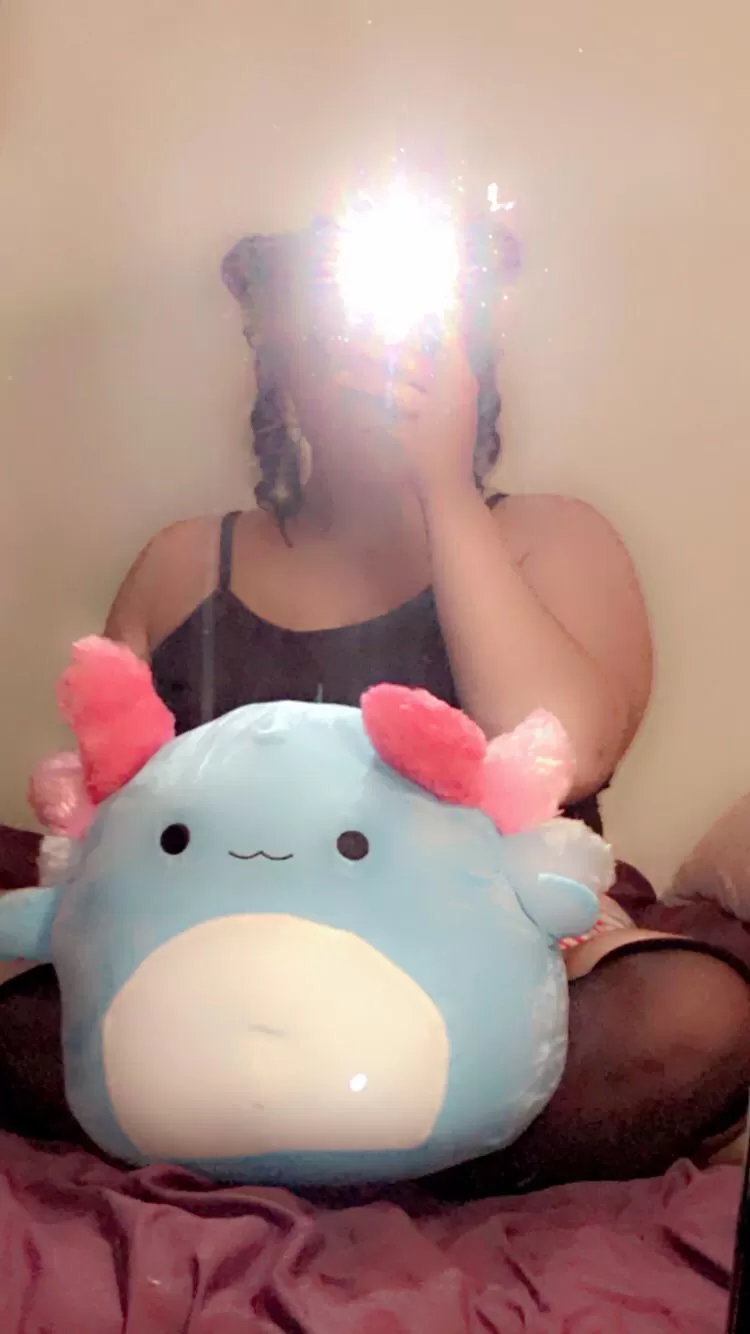 got my very first squishmallow 💕💧 she’s an axolotl 😋