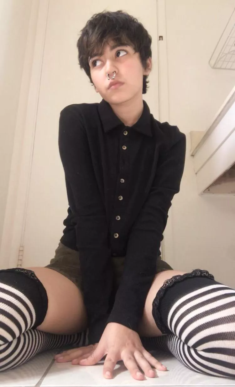 got these thigh highs yesterday :D do u like em?