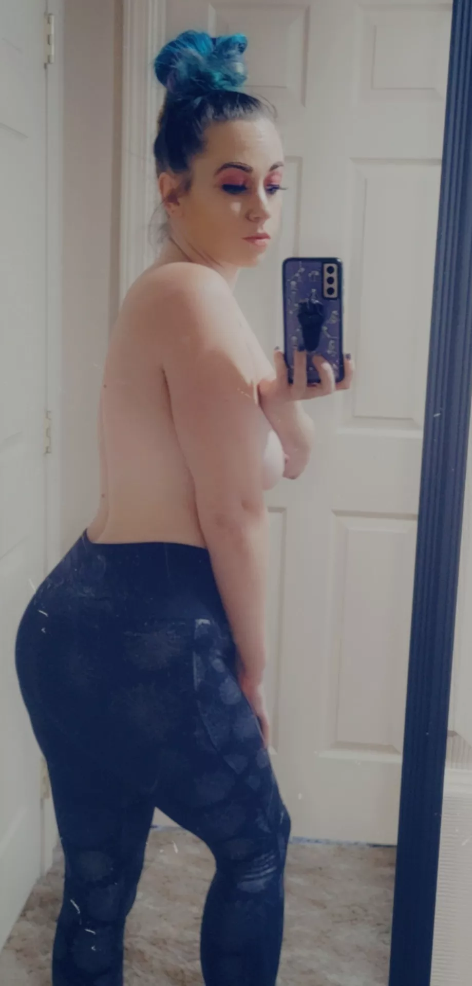 Got thicker over the last year ðŸ˜ðŸ˜ I am loving these curves! ðŸ¥µ