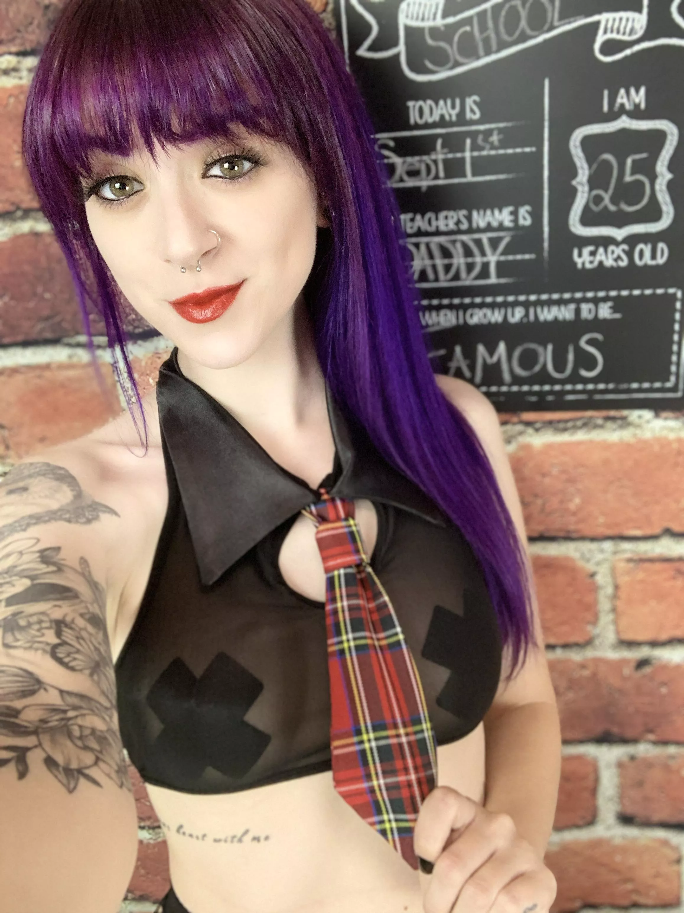 Goth School Any1?! 😏💜 (Self)