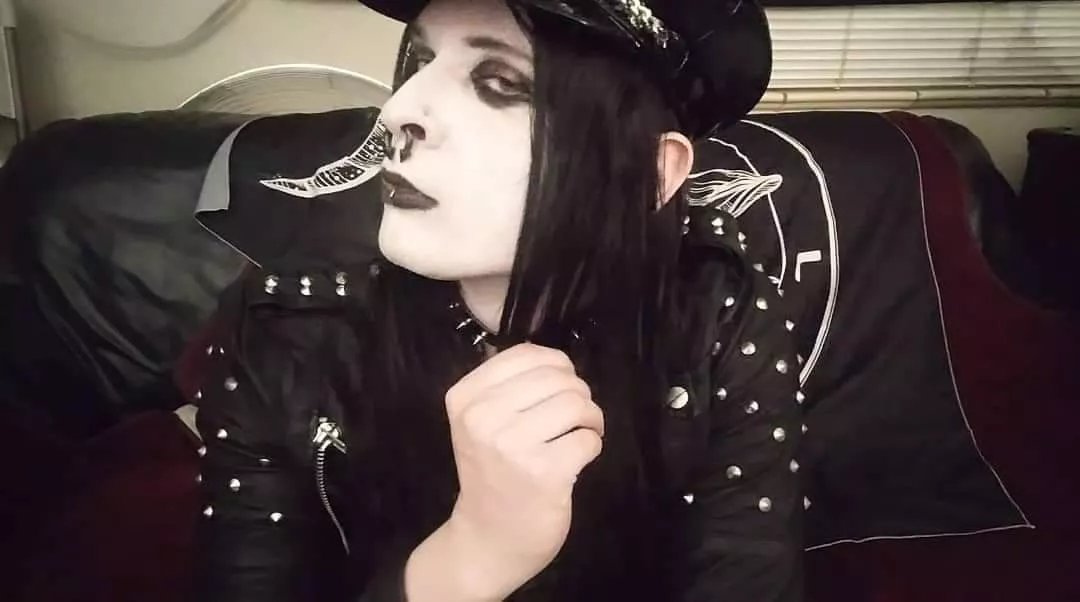 💀Gothic Guy On OnlyFans💀 🔥Customs Welcomed!🔥 Access To Over 300 Pictures & Videos! 🦇LINK IN BIO & COMMENTS!🦇 Cum Sin With Me!! 😈