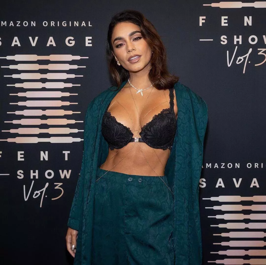 Great that Vanessa Hudgens is embracing her ebony black routes. She looks so exotic, would love to fuck her fit and active body with my white cock