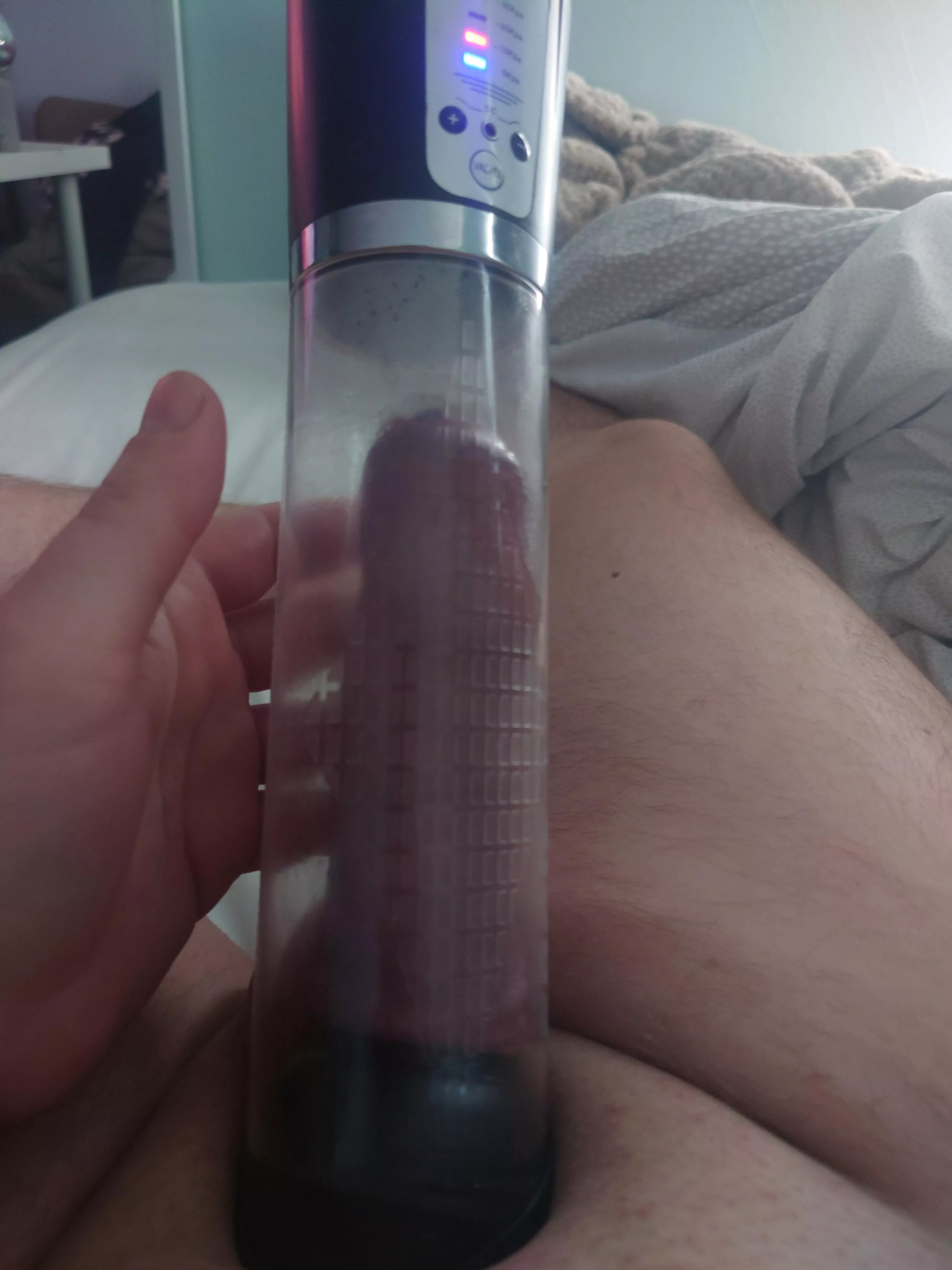 Growing my big dick bigger 😏